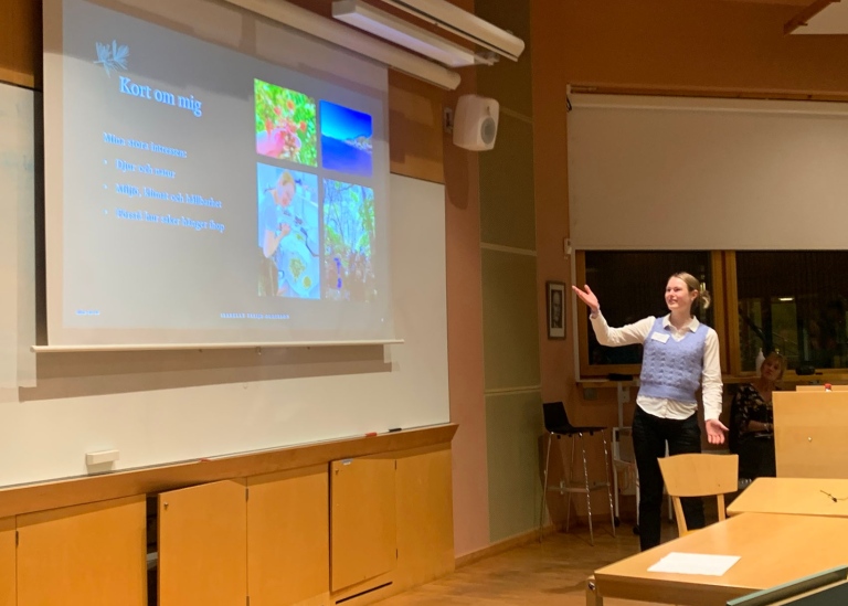 Masterstudenten Isabelle Freijd-Olofsson berättar om hur det är att sommarjobba som miljökonsult på vår senaste alumnträff med ca 75 deltagare den 10 oktober.