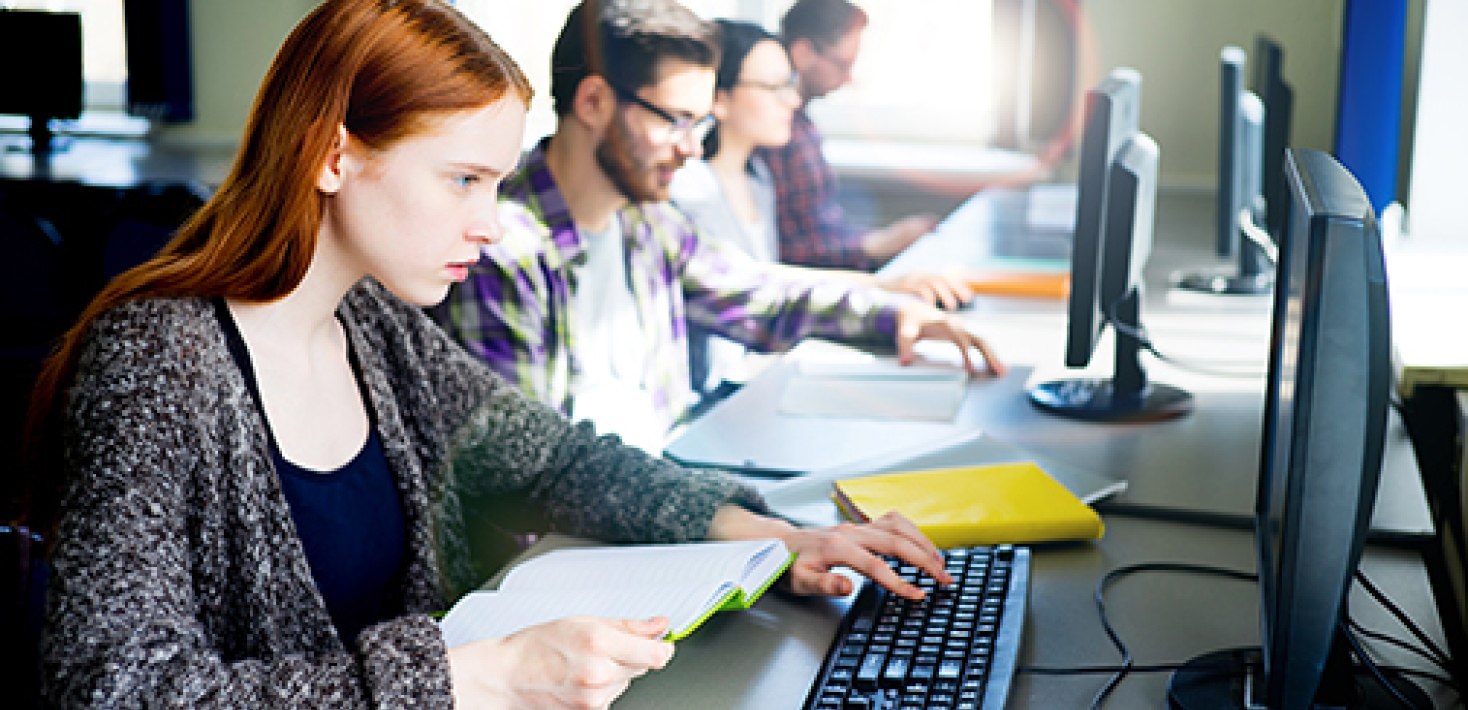 Students and computers. Photo: Mostphotos