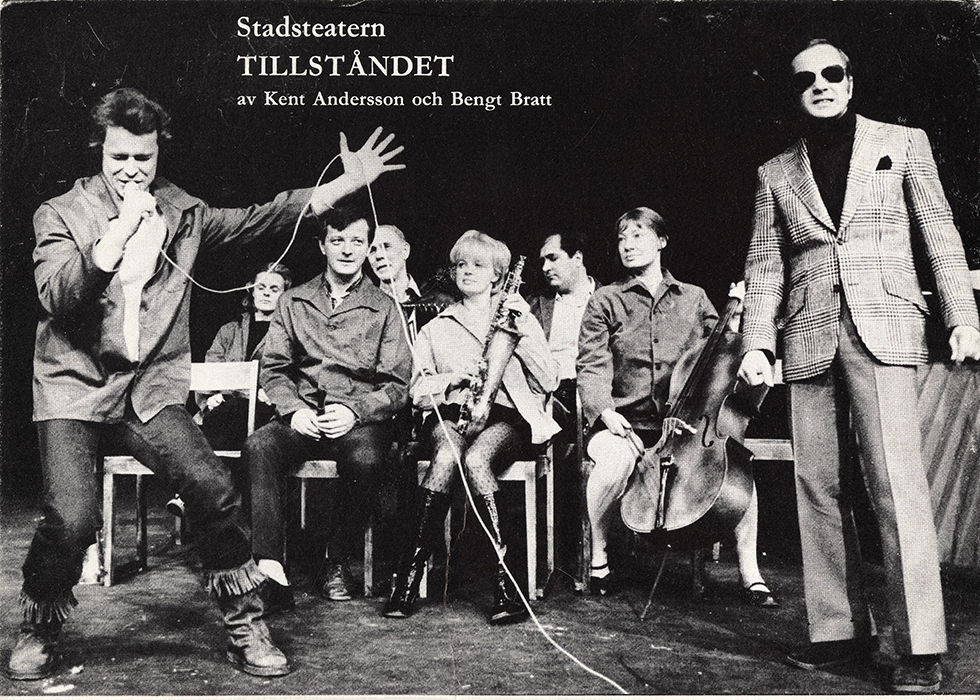 Foto från 1971, ensemblen från pjäsen Tillsåndet.