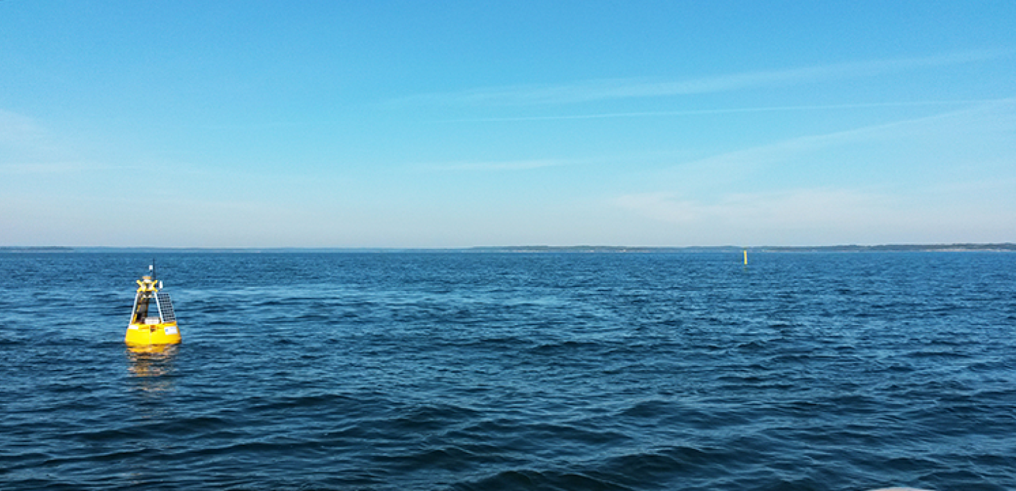 Oceanografisk mätboj på Askö