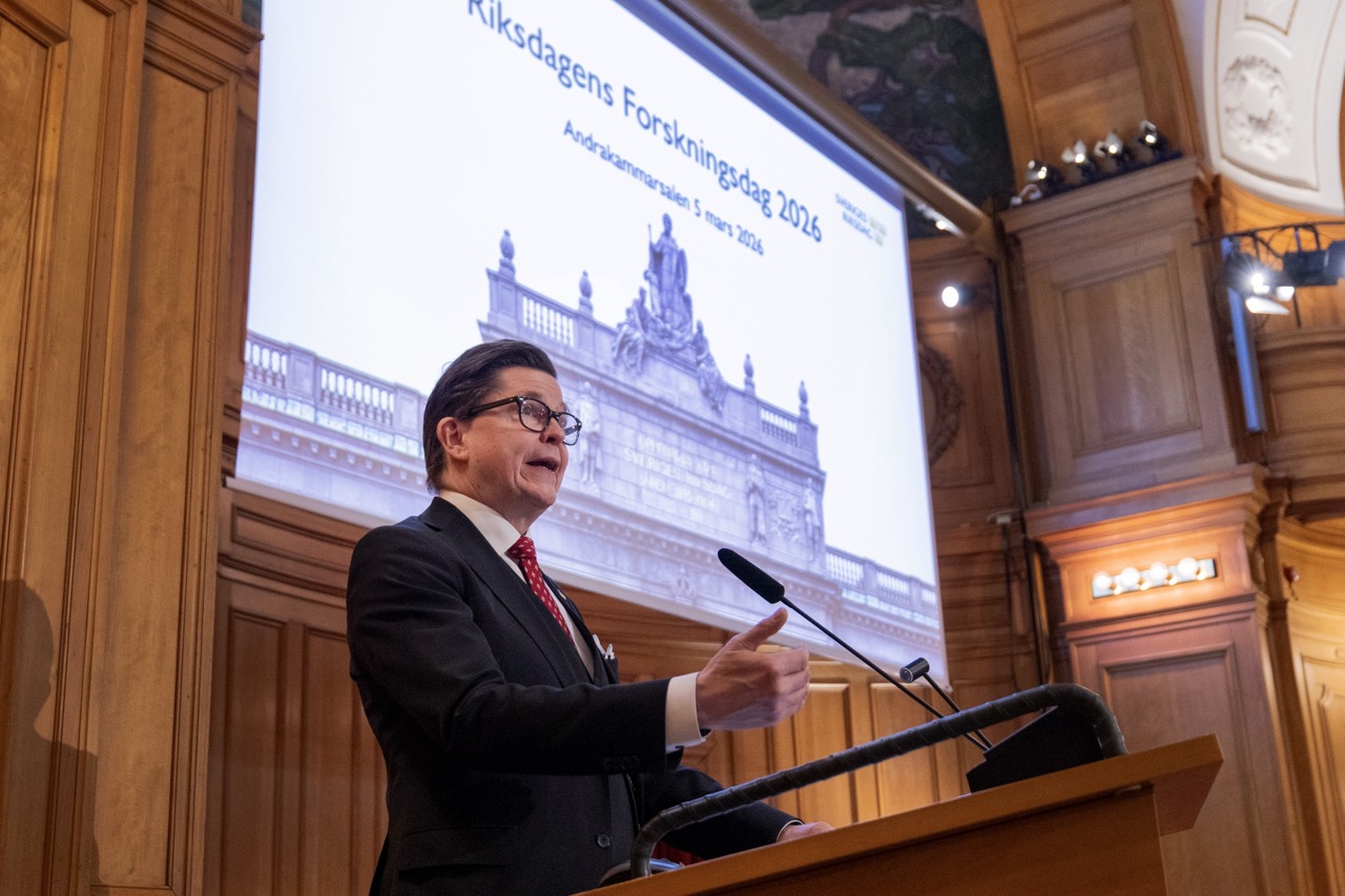 Andreas Norlén, the speaker of Sweden's Parliament, the Riksdag, opening a seminar at its annual Research Day on March 5, 2026. Now in its sixth year, the event began with seminars for individual committees, followed by a joint session with invited researchers on politics and long-term challenges. Photo: Melker Dahlstrand/Sveriges riksdag