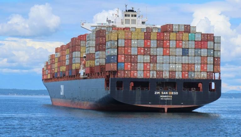 Stort containerfartyg