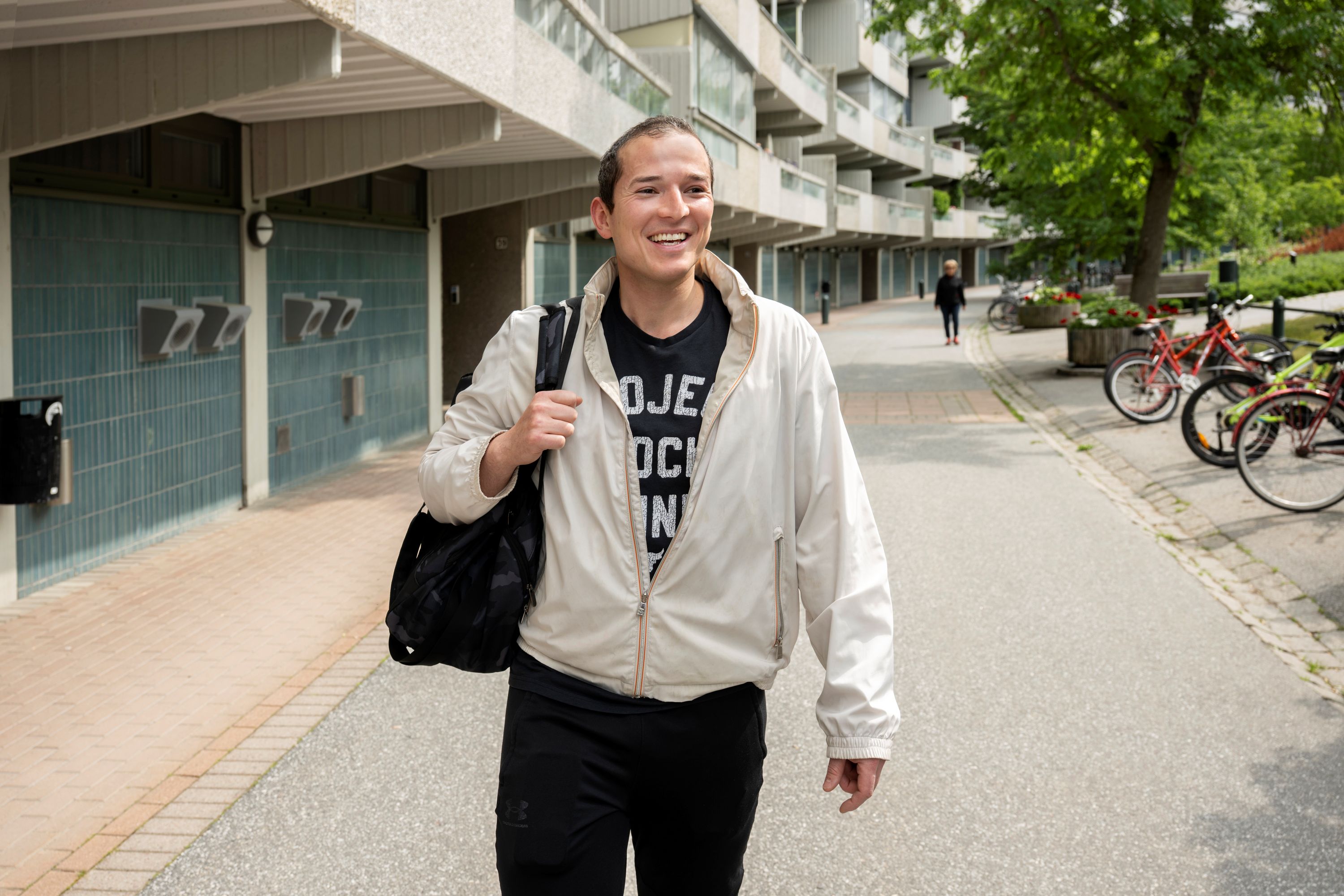 Kristofer på väg till gymmet.