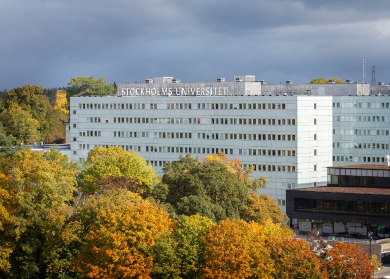Södra huset i höstskrud