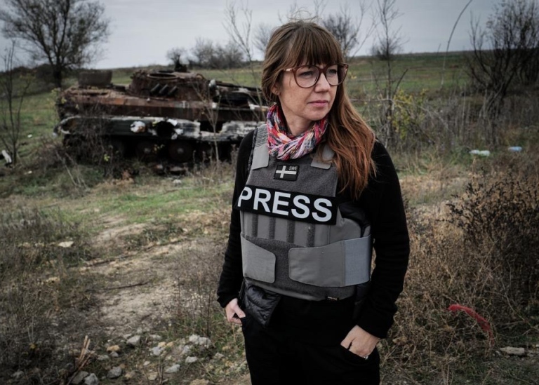 Elin Jönsson i Chersonregionen, Ukraina. Foto: Lars Lyrefelt © 2022