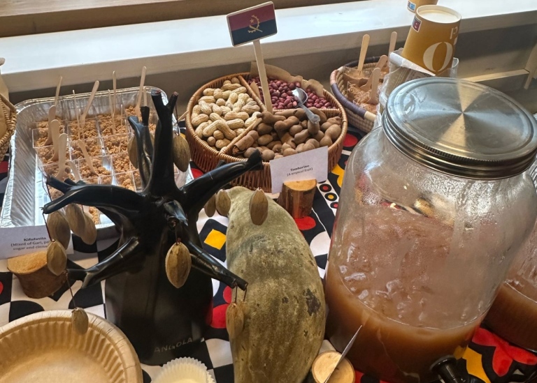 Food maio Mês da língua portuguesa