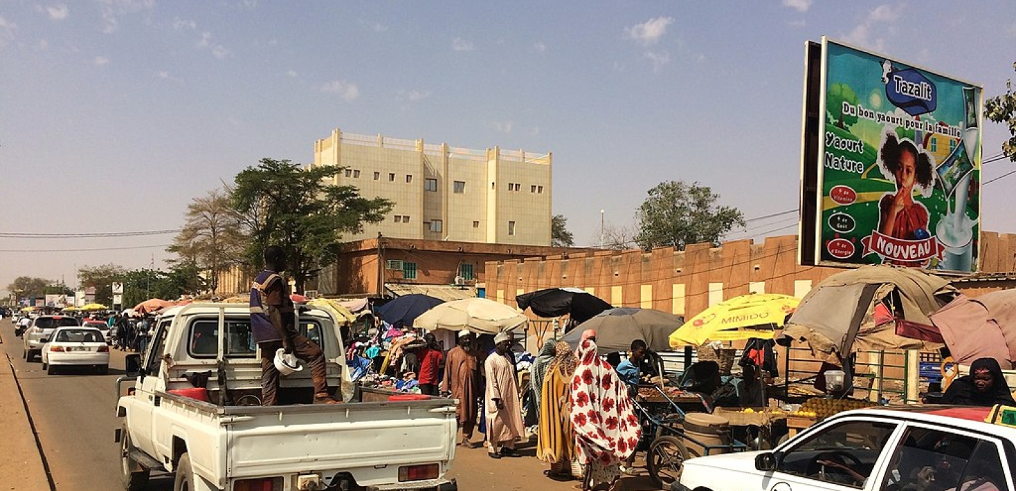 Scène sur l'avenue Mali Béro (Rue RF-34) dans la partie est de Niamey, capitale du Niger
