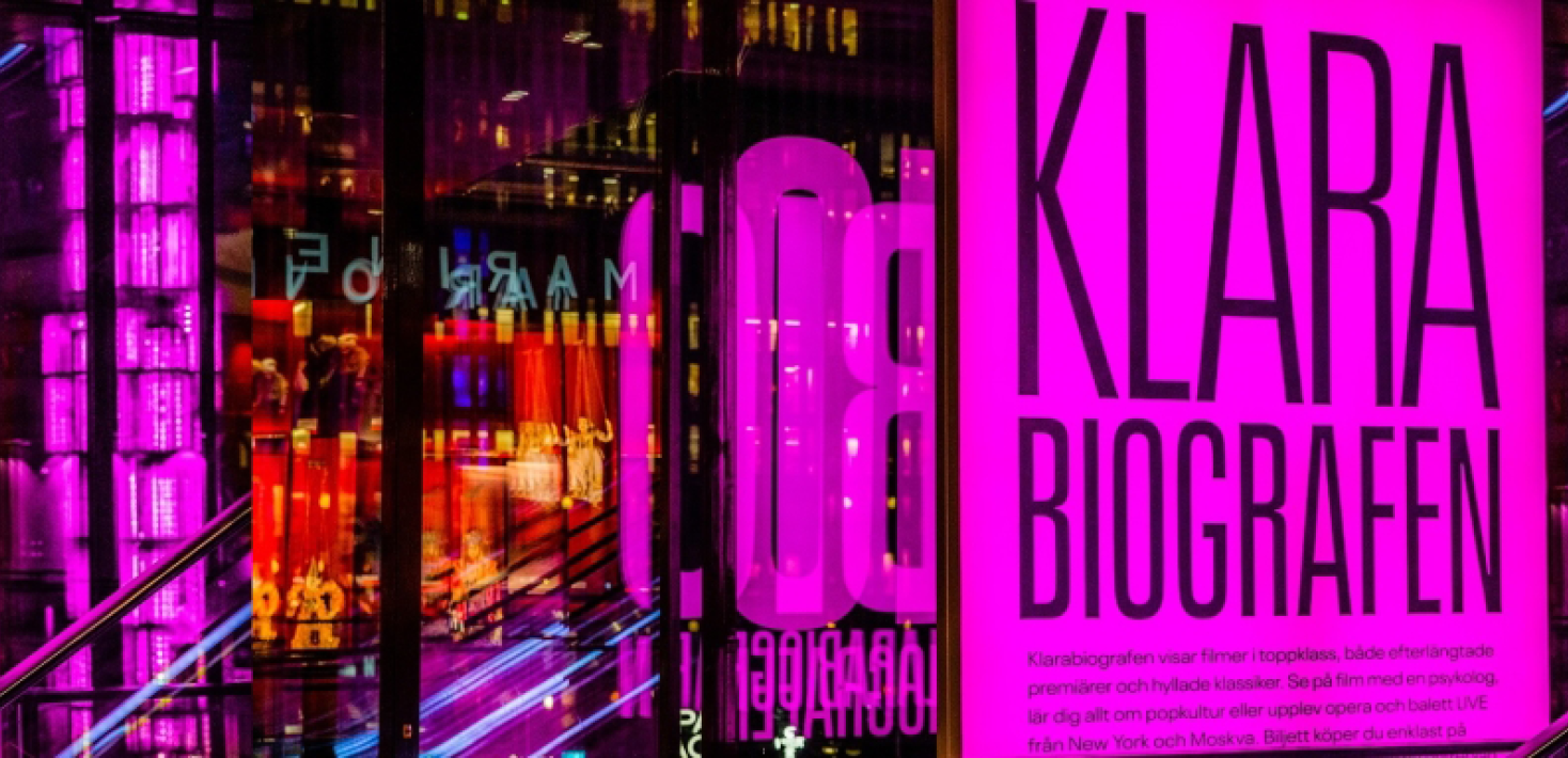Klarabiografen text på neonskylt