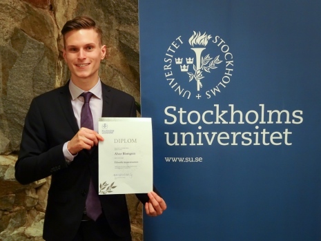 Alvar Blomgren vid sin masterpromovering.