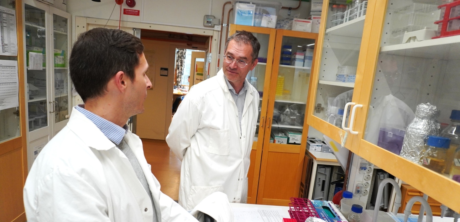 Geoffrey Masuyer and Pål Stenmark in the lab