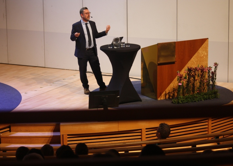 Professor Barns på scen