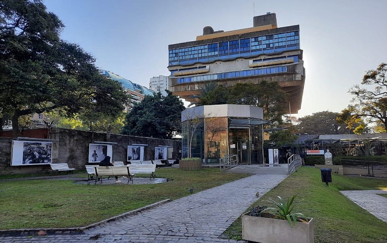 Biblioteca Nacional Mariano Moreno (Argentina) - Vista Plaza del Lector
