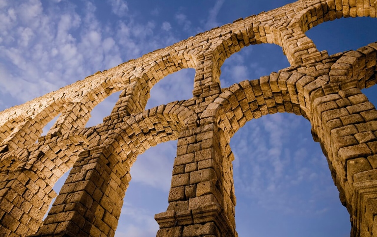 Aqueduct of Segovia Foto_David Corral GadeaDavid Corral Gadea, CC BY-SA 3.0 ES