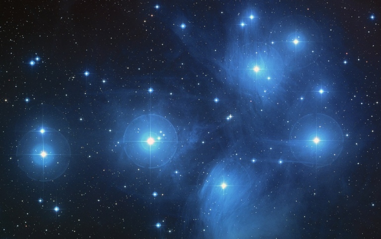 M45 - Plejaderna