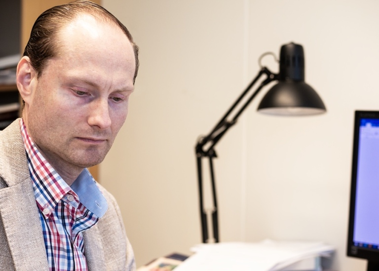 Fredrik Charpentier Ljungqvist i sitt arbetsrum