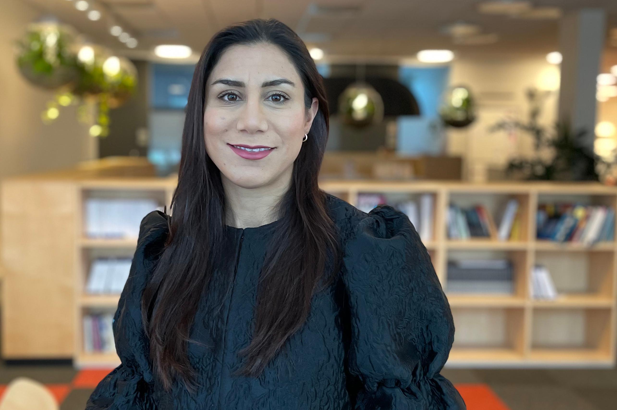 Porträttbild på Razan Jaber, DSV vid Stockholms universitet.