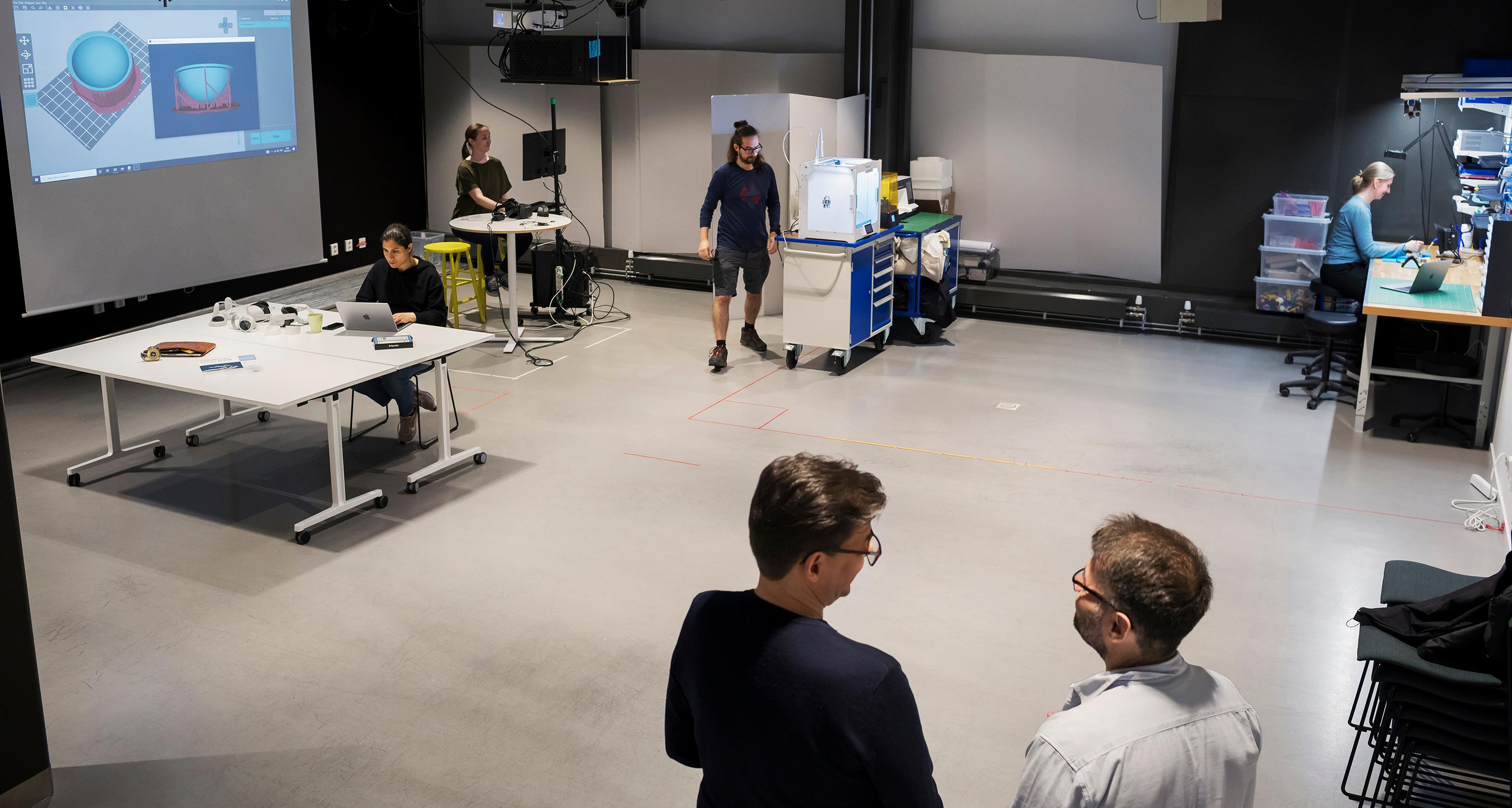 Extrality lab på DSV där forskare, studenter och partners samarbetar kring interaktionsdesign.