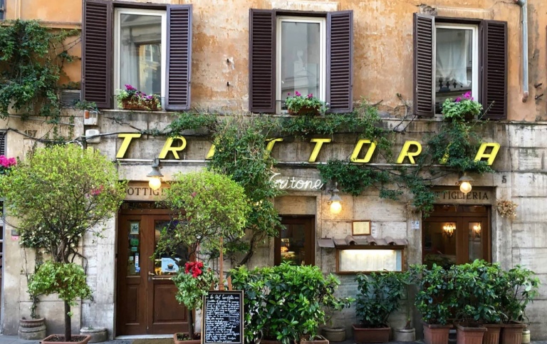 Fasad på Trattoria i Rom