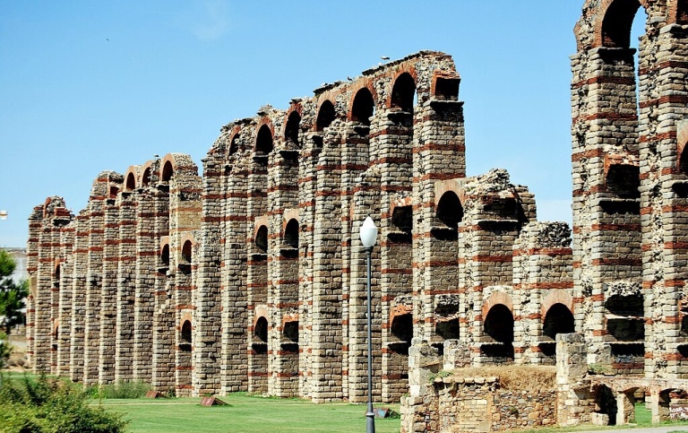 Acueducto de los Milagros, Mérida, España.
