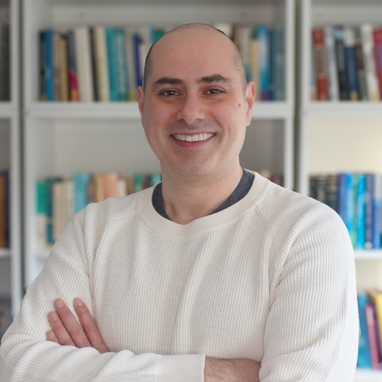 Portrait photo of Roujman Shahbazian.