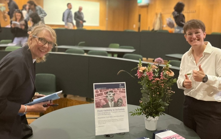 Sofia Bracco with her supervisor, professor Marie Gustafsson Sendén.