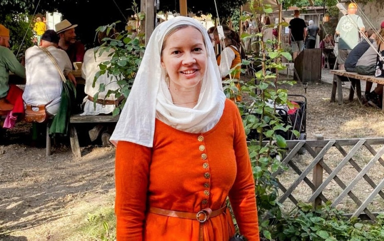 Foto av Inka i medeltidskläder