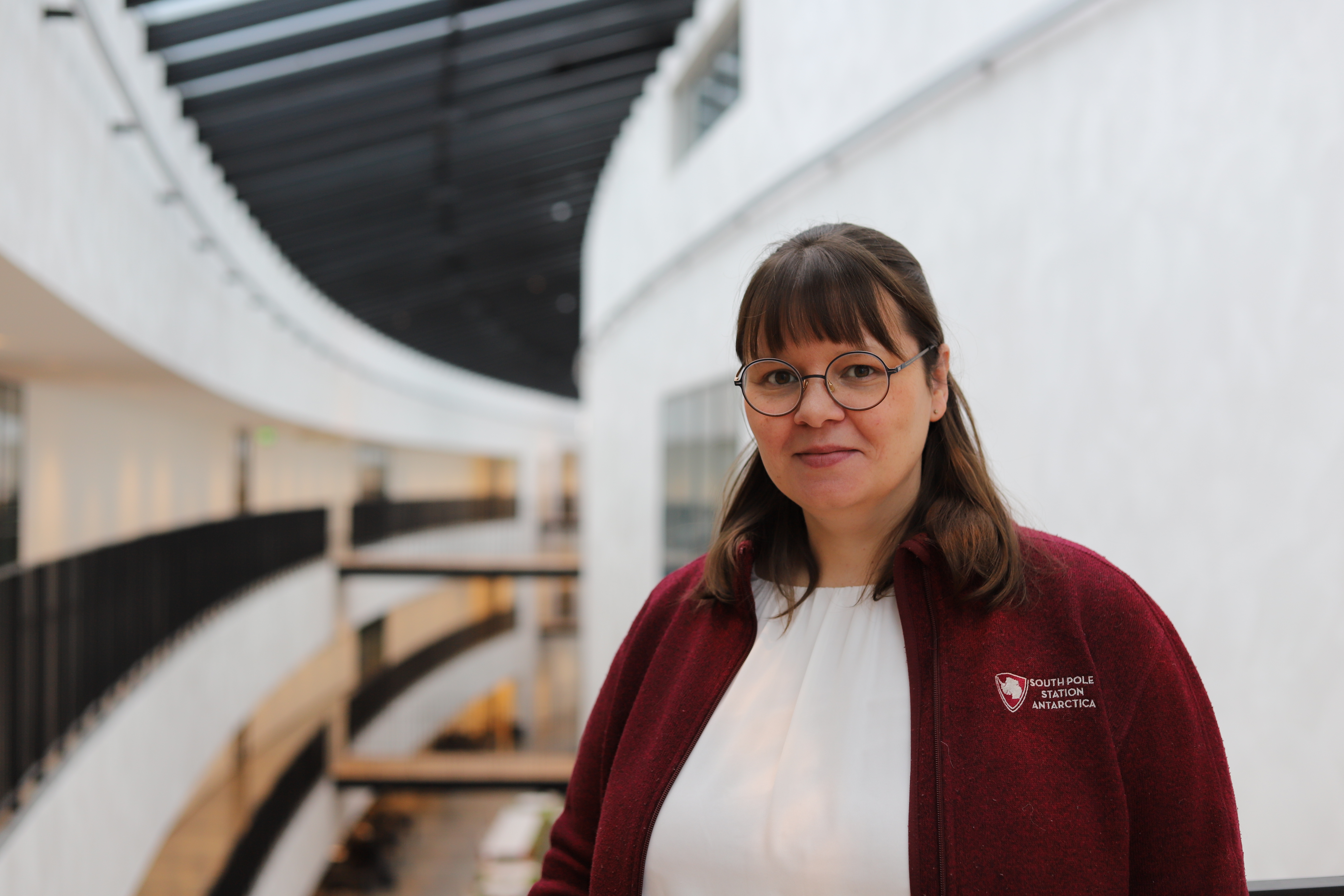 Universitetslektor Anna Obertacke, astropartikelfysik, Fysikum, Stockholms universitet. Foto: Gunilla Häggström