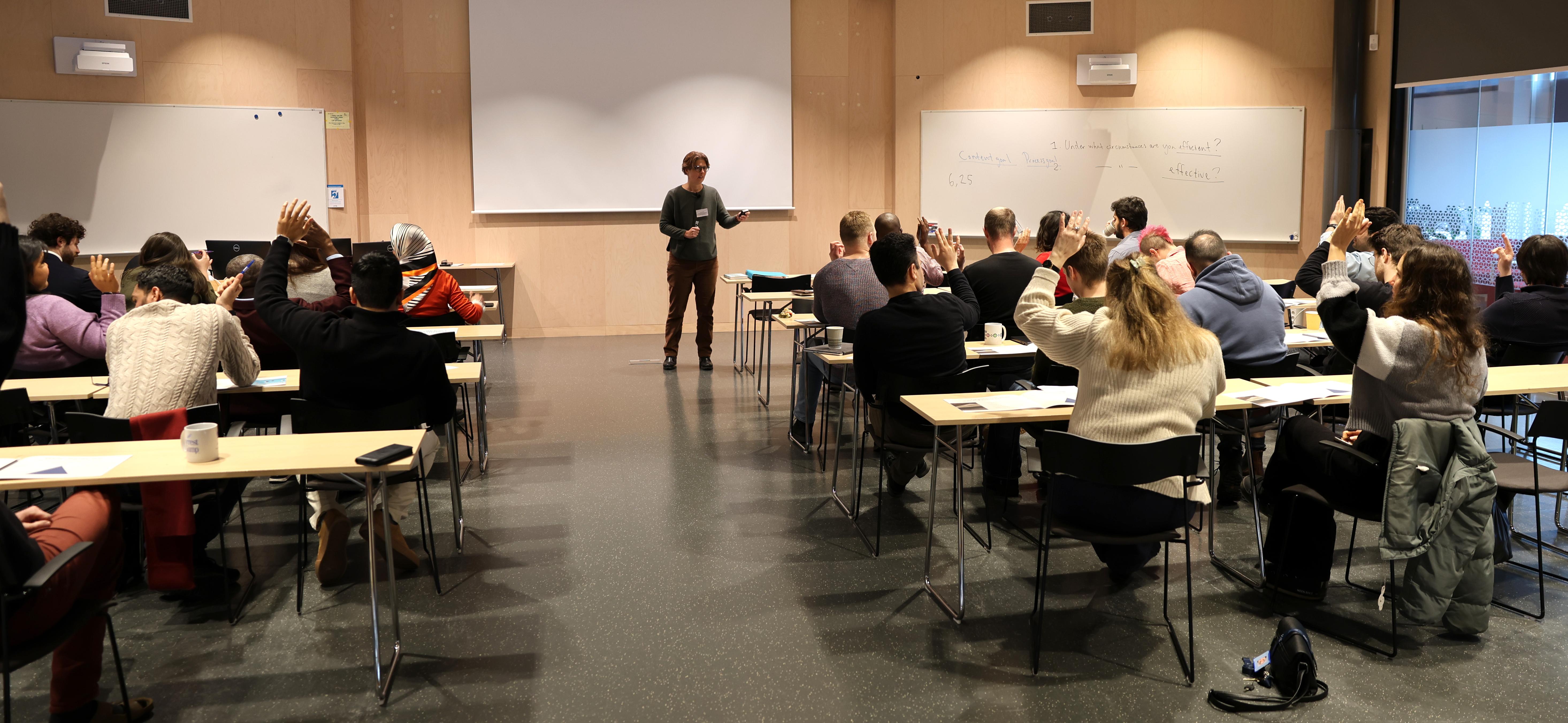 Åsa Burman och deltagarna under keynoteföreläsningen på PhD Day 2026.
