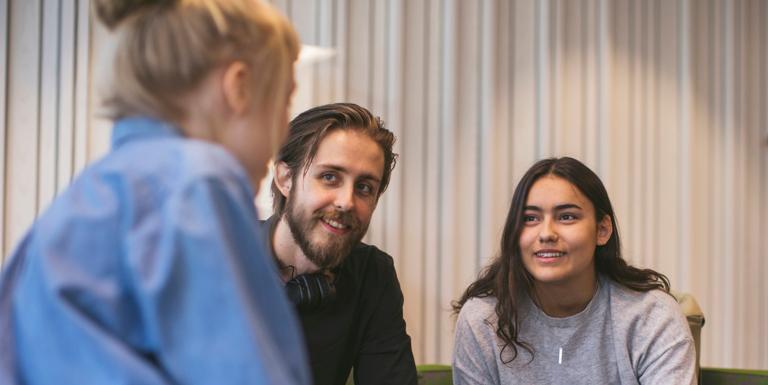 Students working together at Stockholm University. Photo: Niklas Björling/Stockholm University File name: Studentrekrytering_50.jpg Expires: 2029-01-01