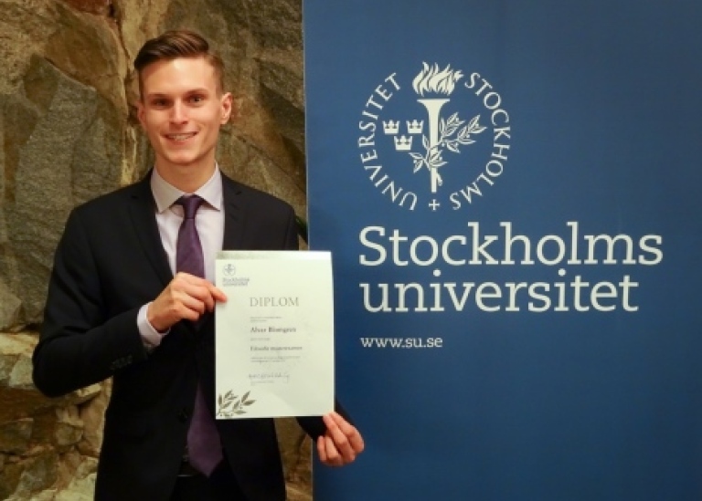 Alvar Blomgren vid sin masterpromovering.