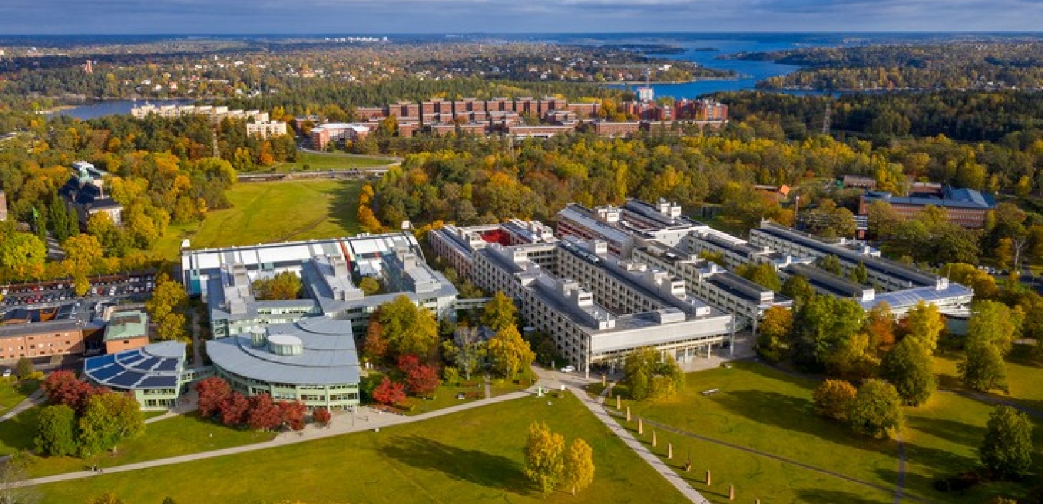 Drönarbild över Geovetenskapens hus och Arrheniuslaboratorierna. Foto: Elin Sahlin