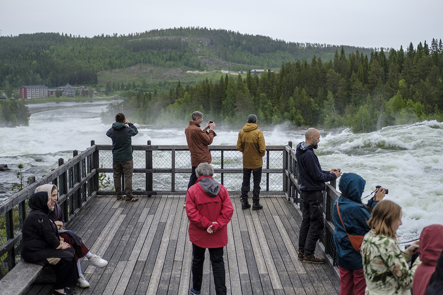 Sommarskolan besöker Storforsen.