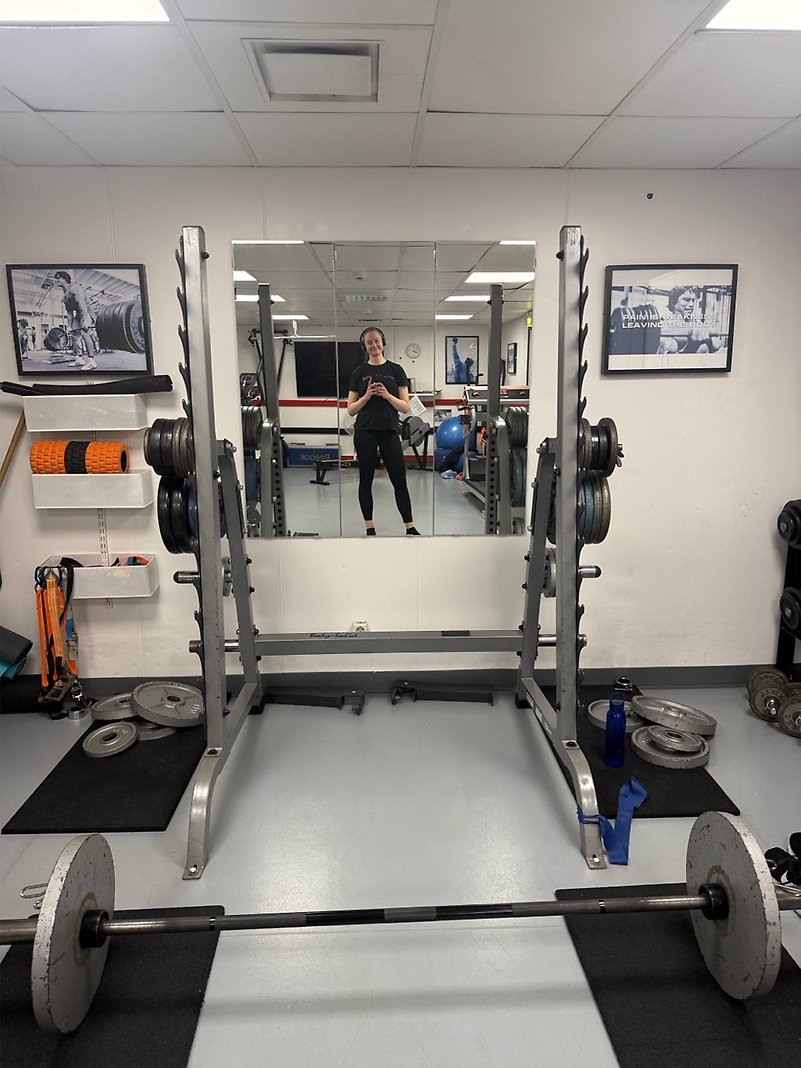 Bildtext: På morgnarna är gymmet oftast fullt, men på kvällarna har jag kunnat få vara där i lugn och ro.