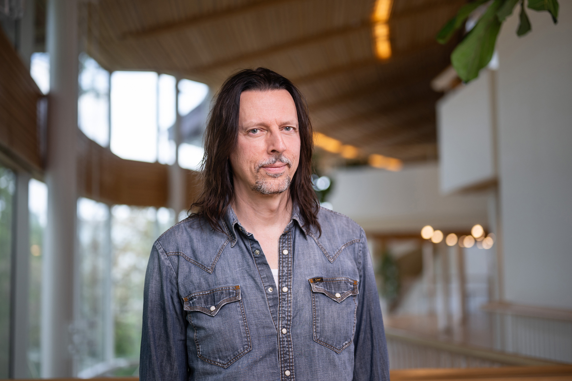 Henrik Bergqvist i Aula Magna, Stockholms universitet.