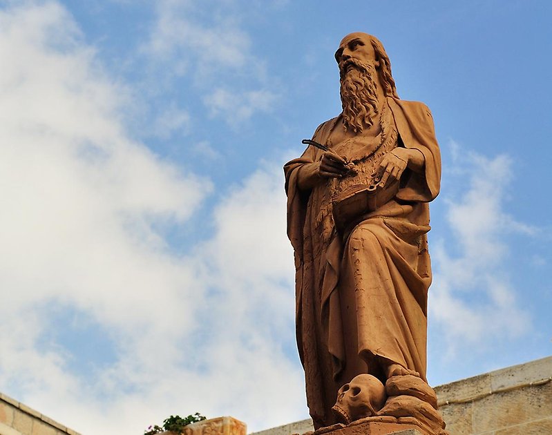 Staty av St Hieronymus.