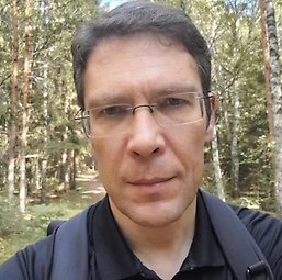 Portrait photo of Konstantin Kazenin