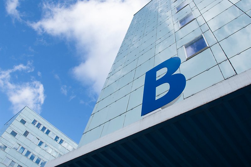 Blått hus med entré B