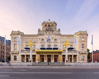 Dramaten sedd utifrån.