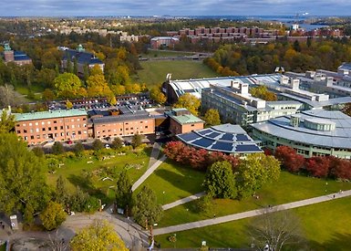 The Department is situated in the brown brick Manne Siegbahn Buildings at Campus Frescati.