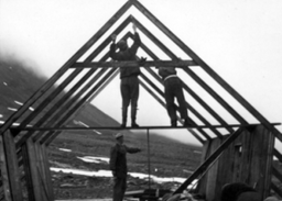 The prisma hut under construction.