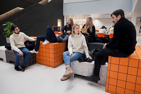 Students at Stockholm Business School, Campus Albano