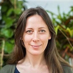 Porträtt av Agnes Karlson, forskare vid Stockholms universitets institution för ekologi, miljl och botanik.