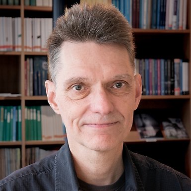 Porträttbild på Mats Hallenberg.
