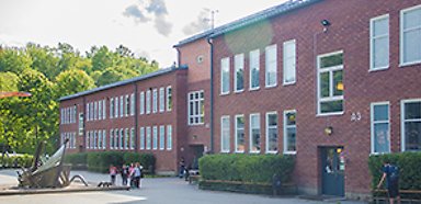 Skolbyggnad.