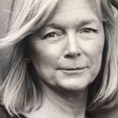 Mia Åkestam