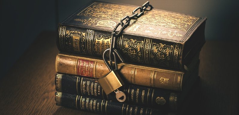 Books withs chains