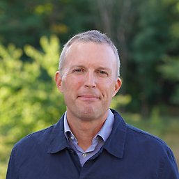 Mikael Holmqvist är professor i företagsekonomi vid Företagsekonomiska institutionen.