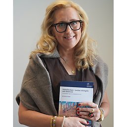 Annalena Glader med avhandlingen Drömfabriken – mellan näringsliv och klassrum.