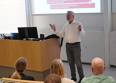 Nobel Prize laureate Paul Milgrom delivers his keynote speech