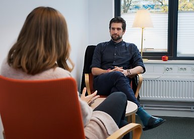 Samtal hos en psykolog på Studenthälsan.